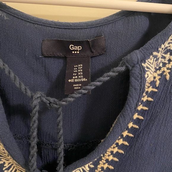 Boho long sleeve embroidered vneck - Picture 2 of 2